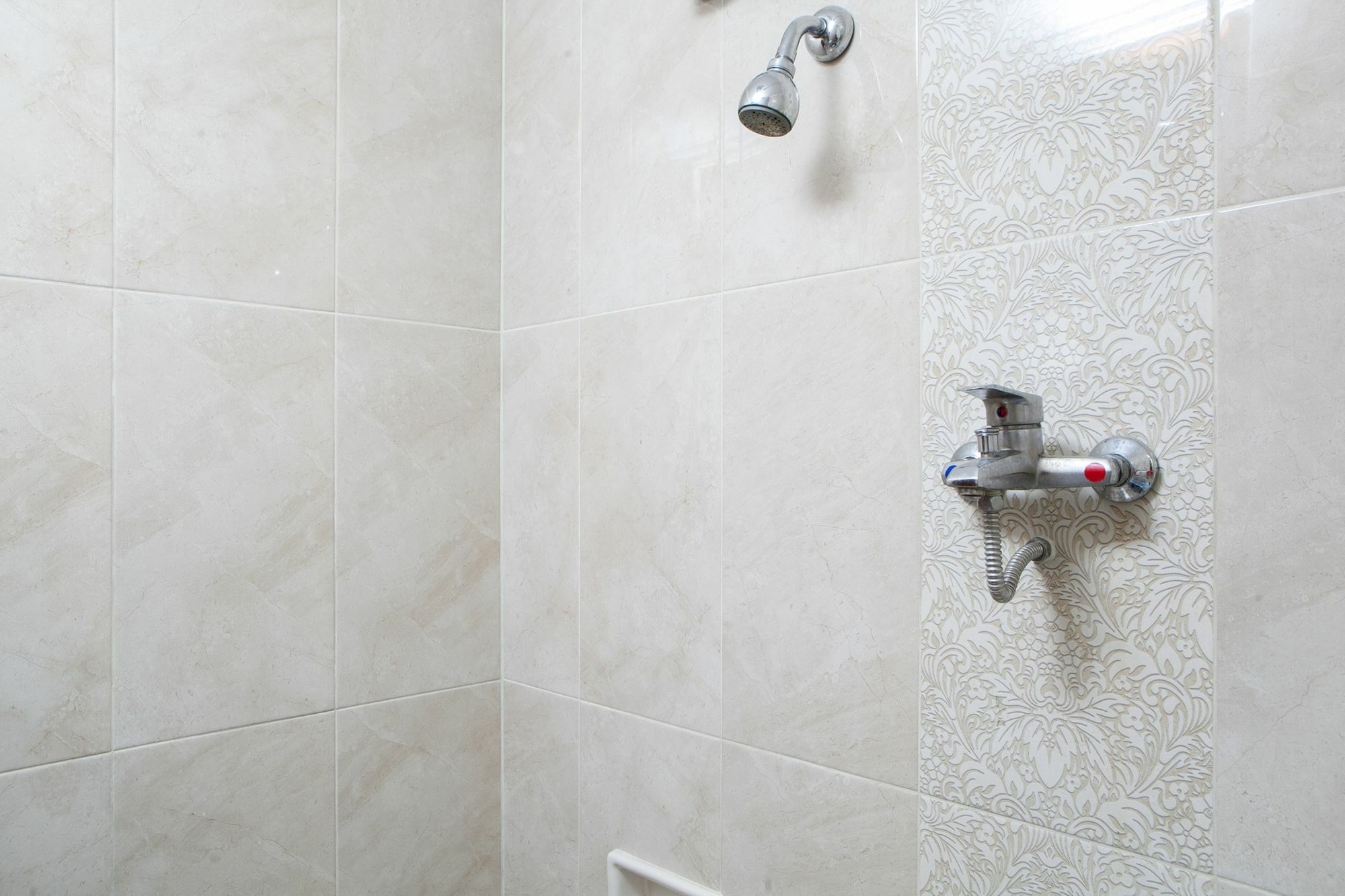 Reddoorz Plus Near Riau Street Bandung Ngoại thất bức ảnh