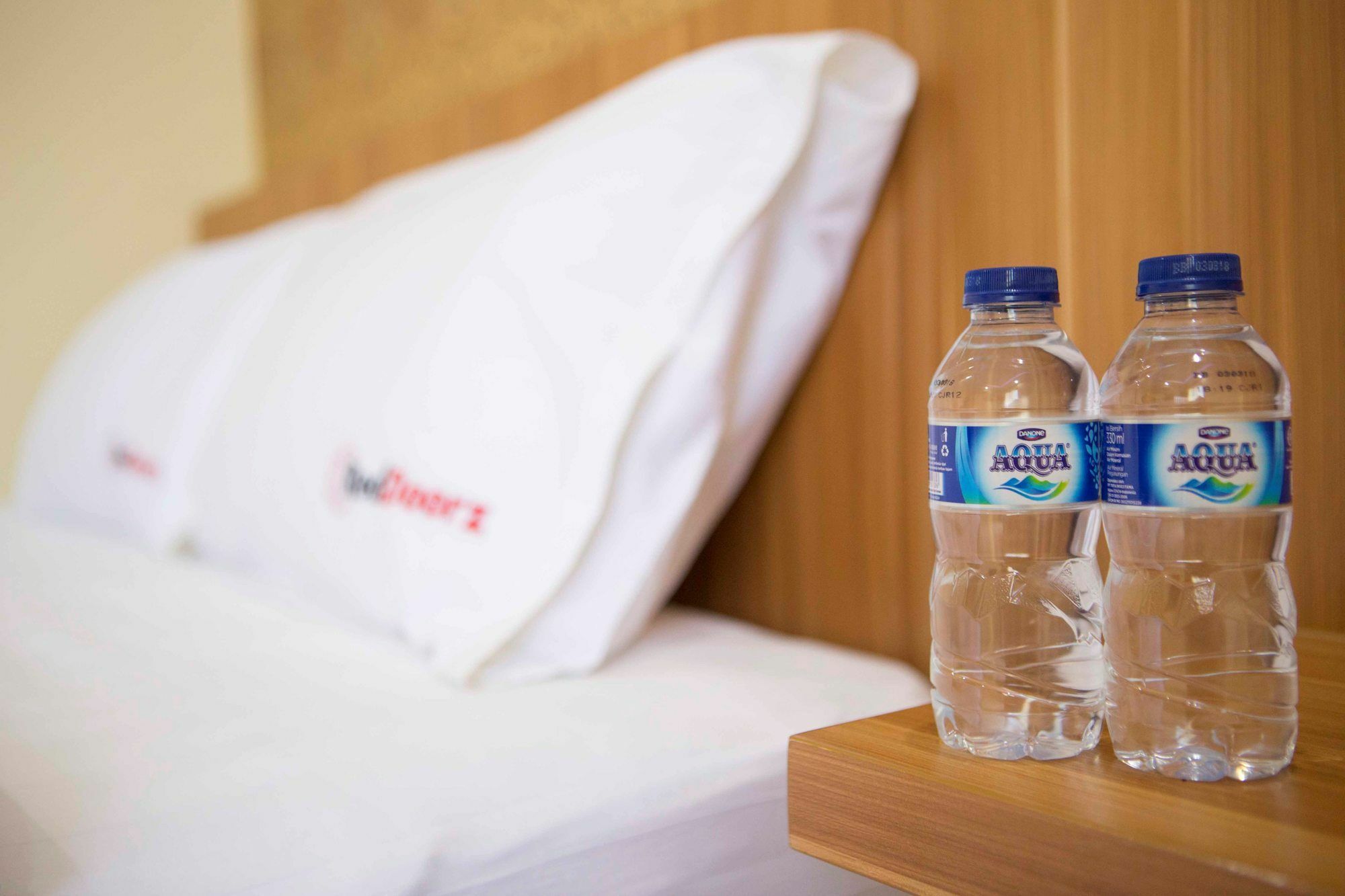 Reddoorz Plus Near Riau Street Bandung Ngoại thất bức ảnh