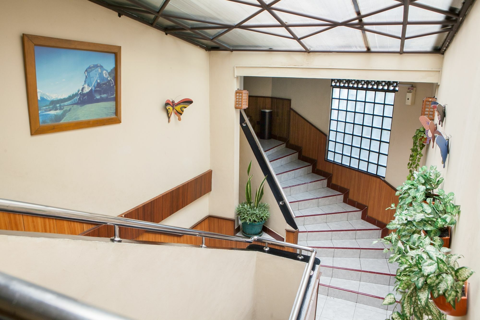 Reddoorz Plus Near Riau Street Bandung Ngoại thất bức ảnh