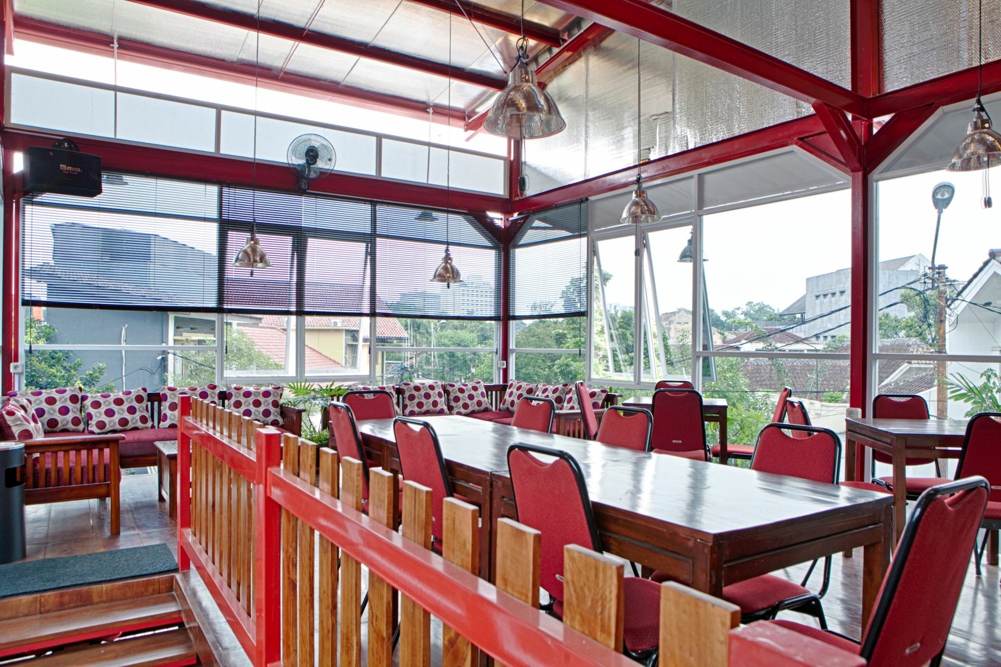 Reddoorz Plus Near Riau Street Bandung Ngoại thất bức ảnh