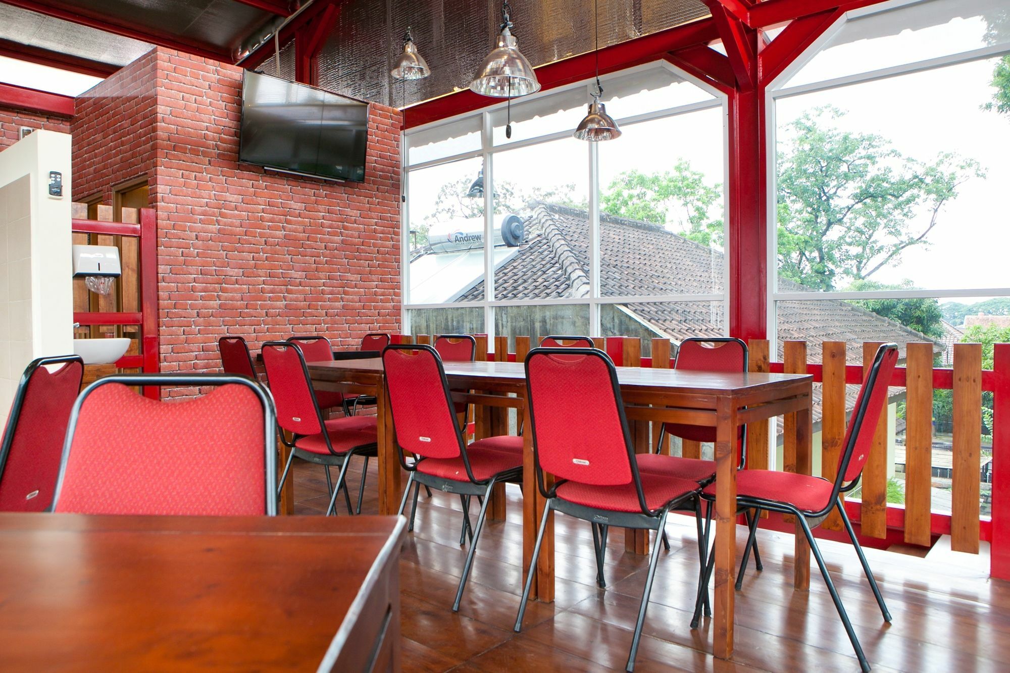 Reddoorz Plus Near Riau Street Bandung Ngoại thất bức ảnh