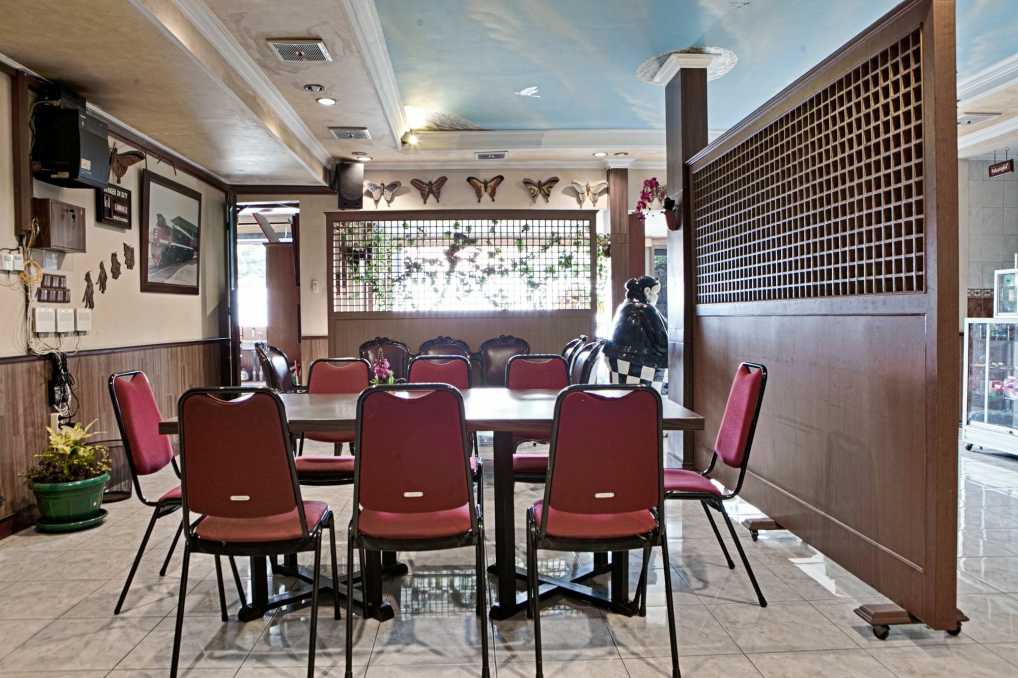 Reddoorz Plus Near Riau Street Bandung Ngoại thất bức ảnh